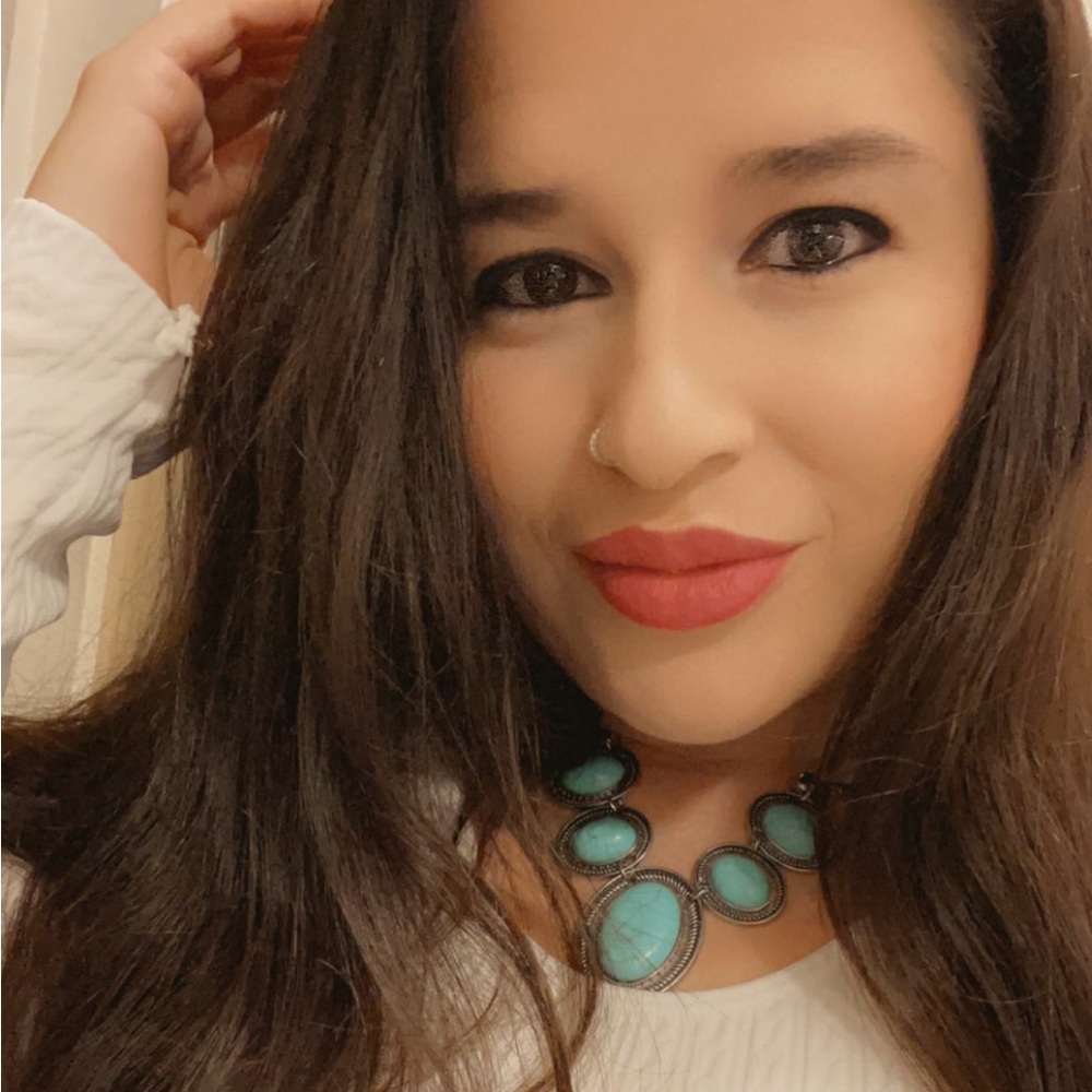 Meet your Posher, April